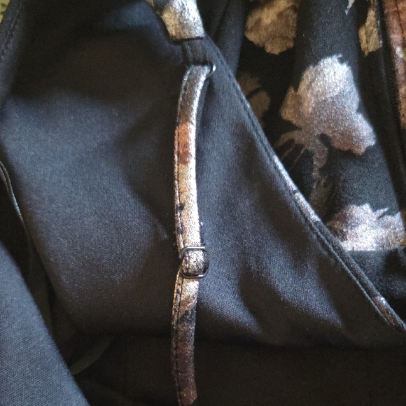 Black  (Junior's) Dress - Picture 6 of 7